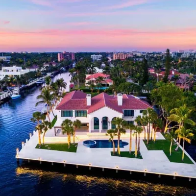 Beachfront Glamour or Inland Growth Gold Coast Property